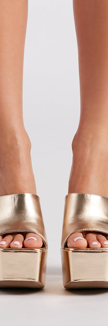 Sassy Strikes Again Metallic Platform Mules are chic ladies' shoes to complete your best 2023 outfits. They come in a variety of trendy women's shoe styles like platforms and dressy low-heels, & are available in wide widths for better comfort.