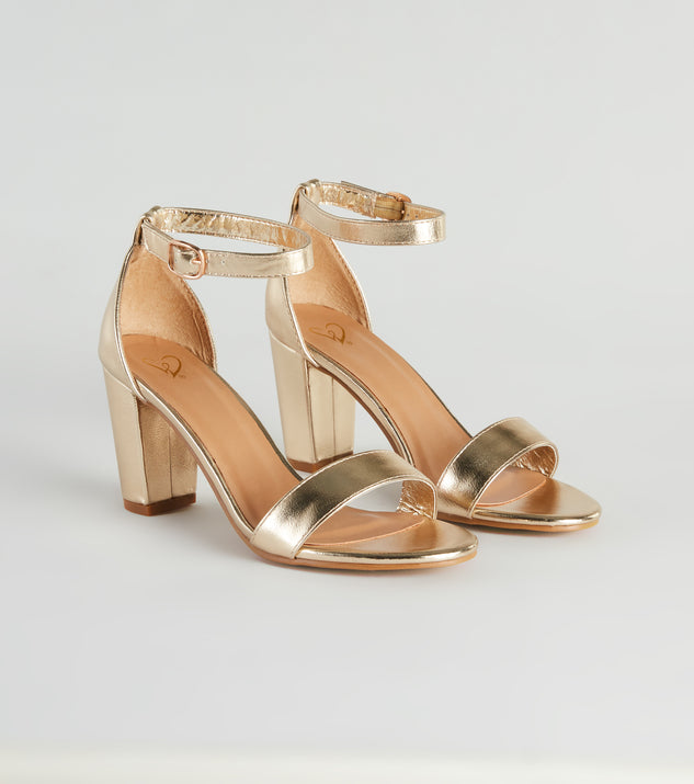 Star Struck Metallic Block Heels with on-trend details provides a stylish start to creating your graduation outfit for the 2024 Commencement or grad party!