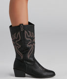 A Little Bit' Country Western Boots is a trendy pick to create 2023 concert outfits, festival dresses, outfits for raves, or to complete your best party outfits or clubwear!