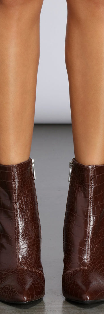 Snap To It Croc Booties are chic ladies' shoes to complete your best 2023 outfits. They come in a variety of trendy women's shoe styles like platforms and dressy low-heels, & are available in wide widths for better comfort.