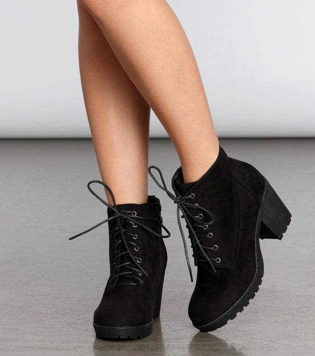 Block Cutie Booties is a trendy pick to create 2023 festival outfits, festival dresses, outfits for concerts or raves, and complete your best party outfits!