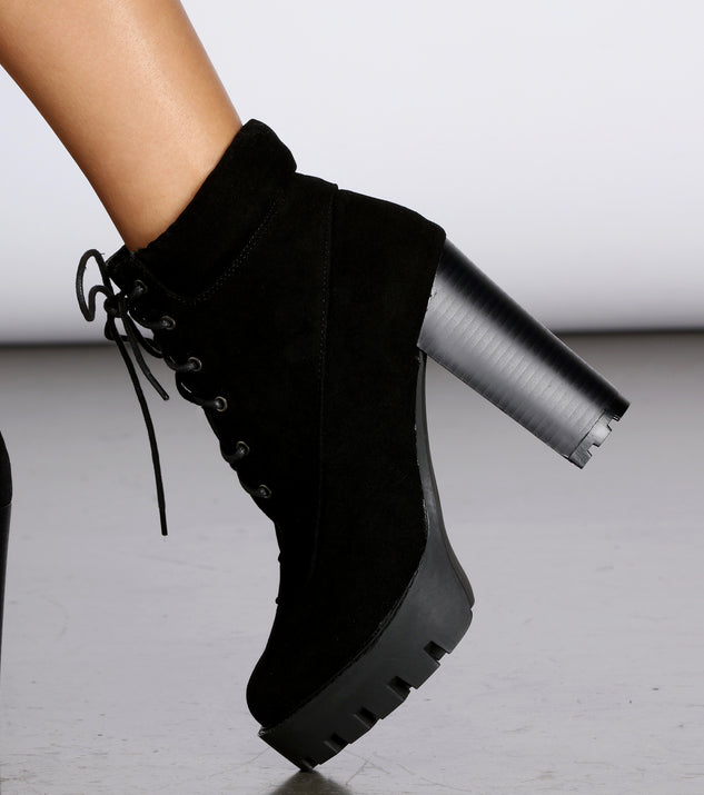 In Command High Heel Boots is a trendy pick to create 2023 festival outfits, festival dresses, outfits for concerts or raves, and complete your best party outfits!