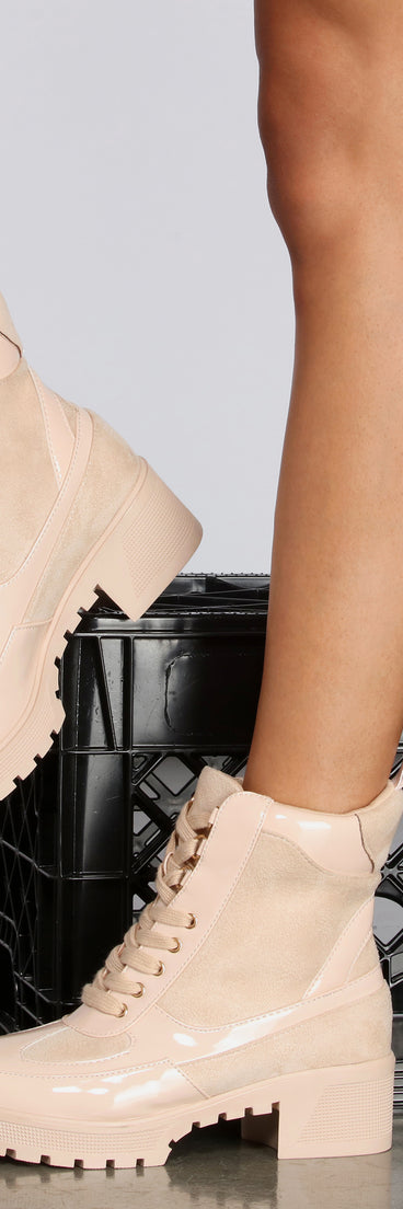 Chunky Commander Lug Sole Boots is a trendy pick to create 2023 concert outfits, festival dresses, outfits for raves, or to complete your best party outfits or clubwear!