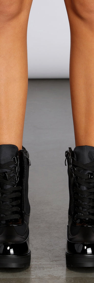 Commander Lug Boots are chic ladies' shoes to complete your best 2023 outfits. They come in a variety of trendy women's shoe styles like platforms and dressy low-heels, & are available in wide widths for better comfort.