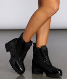 Commander Lug Boots is a trendy pick to create 2023 concert outfits, festival dresses, outfits for raves, or to complete your best party outfits or clubwear!