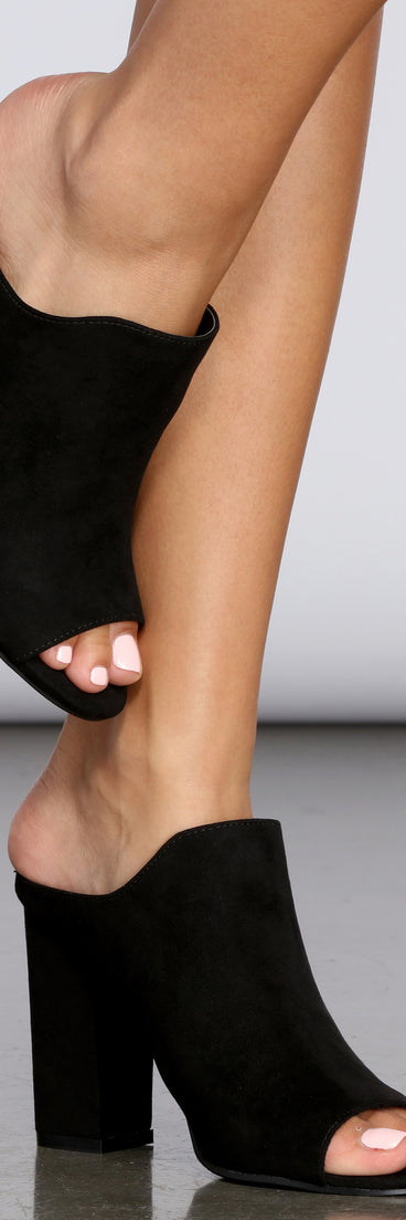 Peep Toe Block Mules are chic ladies' shoes to complete your best 2023 outfits. They come in a variety of trendy women's shoe styles like platforms and dressy low-heels, & are available in wide widths for better comfort.