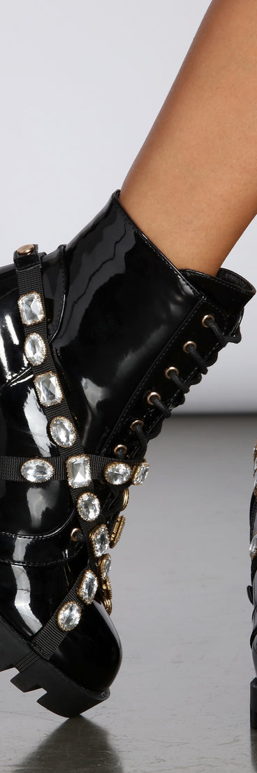 Gemstone Babe Lug Boots is a trendy pick to create 2023 festival outfits, festival dresses, outfits for concerts or raves, and complete your best party outfits!