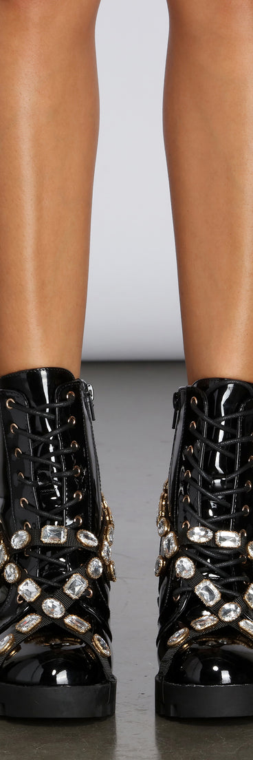 Gemstone Babe Lug Boots is a trendy pick to create 2023 festival outfits, festival dresses, outfits for concerts or raves, and complete your best party outfits!