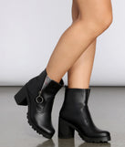 O-Ring Zipper Lug Boots is a trendy pick to create 2023 concert outfits, festival dresses, outfits for raves, or to complete your best party outfits or clubwear!