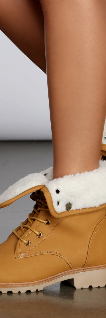 Sherpa Lined Combat Boots is a trendy pick to create 2023 festival outfits, festival dresses, outfits for concerts or raves, and complete your best party outfits!