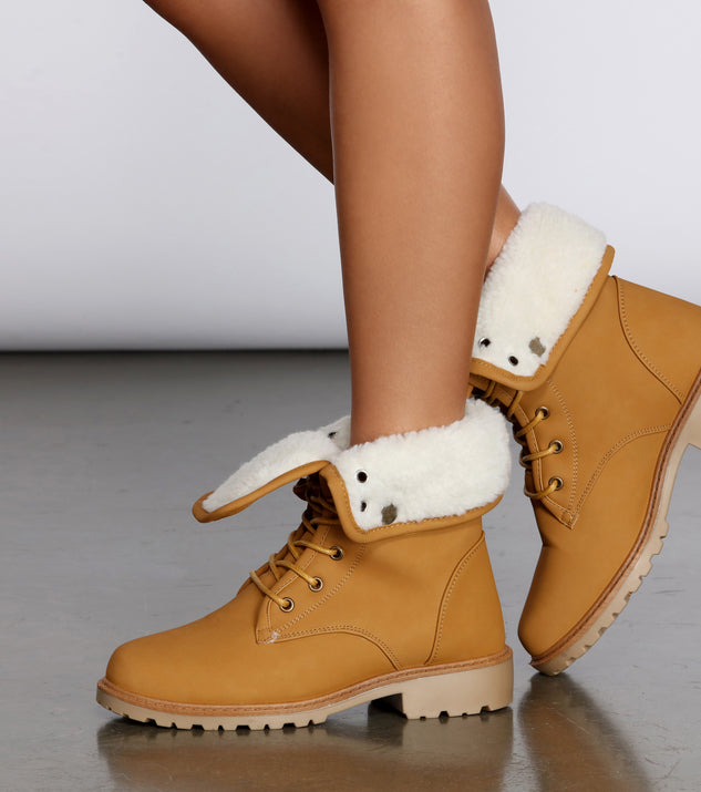 Sherpa Lined Combat Boots is a trendy pick to create 2023 festival outfits, festival dresses, outfits for concerts or raves, and complete your best party outfits!