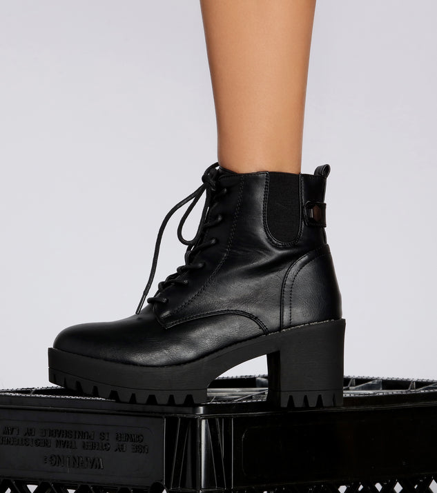 Can't Stop Won't Stop Lug Boots is a trendy pick to create 2023 concert outfits, festival dresses, outfits for raves, or to complete your best party outfits or clubwear!
