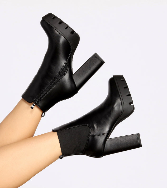 Rock It Hun Platform Lug Boots is a trendy pick to create 2023 concert outfits, festival dresses, outfits for raves, or to complete your best party outfits or clubwear!