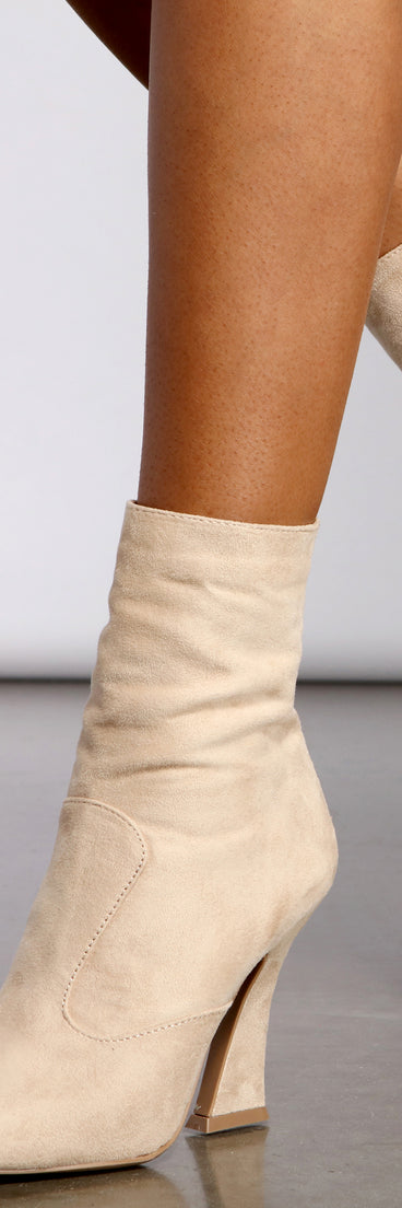 Trendy Chic Square Toe Stiletto Booties are chic ladies' shoes to complete your best 2023 outfits. They come in a variety of trendy women's shoe styles like platforms and dressy low-heels, & are available in wide widths for better comfort.