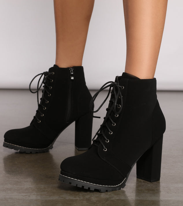 Effortlessly Chic Lace-Up Lug Sole Booties is a trendy pick to create 2023 concert outfits, festival dresses, outfits for raves, or to complete your best party outfits or clubwear!