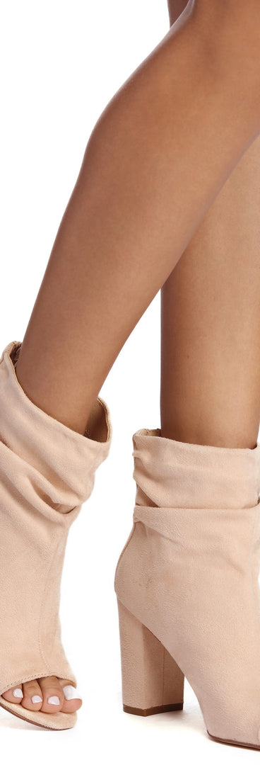 Scrunch Time Open Toe Bootie is a trendy pick to create 2023 concert outfits, festival dresses, outfits for raves, or to complete your best party outfits or clubwear!