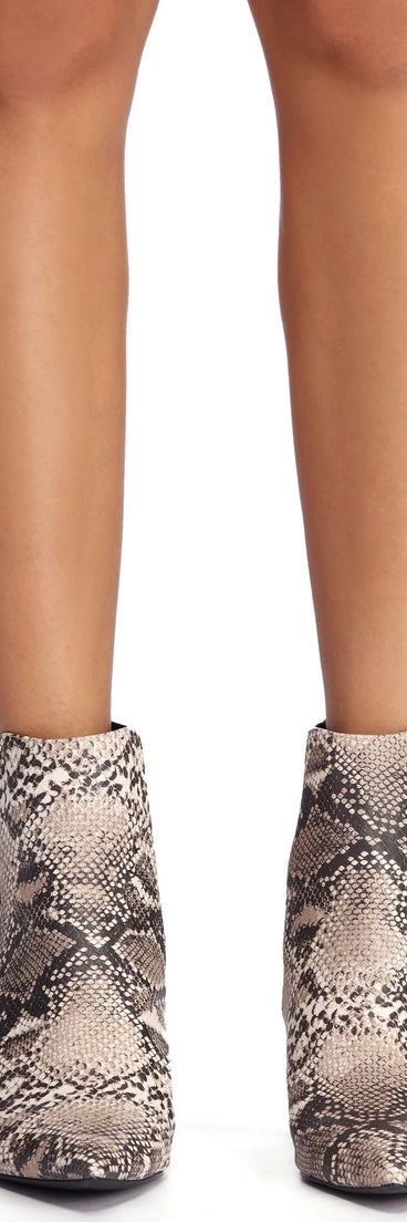 Simply Chic Gore Booties are chic ladies' shoes to complete your best 2023 outfits. They come in a variety of trendy women's shoe styles like platforms and dressy low-heels, & are available in wide widths for better comfort.