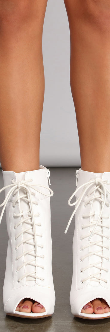 A Chic Moment Stiletto Booties are chic ladies' shoes to complete your best 2023 outfits. They come in a variety of trendy women's shoe styles like platforms and dressy low-heels, & are available in wide widths for better comfort.