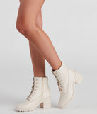 Love That Look Lace-Up Booties is a trendy pick to create 2023 concert outfits, festival dresses, outfits for raves, or to complete your best party outfits or clubwear!