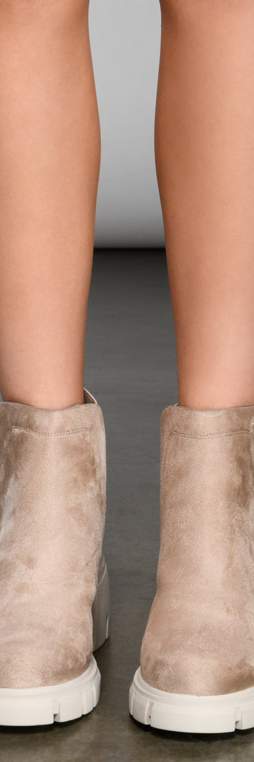 Trendy Chelsea Lug Sole Booties are chic ladies' shoes to complete your best 2023 outfits. They come in a variety of trendy women's shoe styles like platforms and dressy low-heels, & are available in wide widths for better comfort.