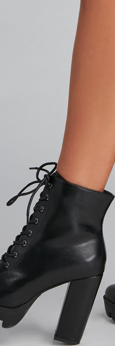 Lug It Faux Leather Booties is a trendy pick to create 2023 concert outfits, festival dresses, outfits for raves, or to complete your best party outfits or clubwear!