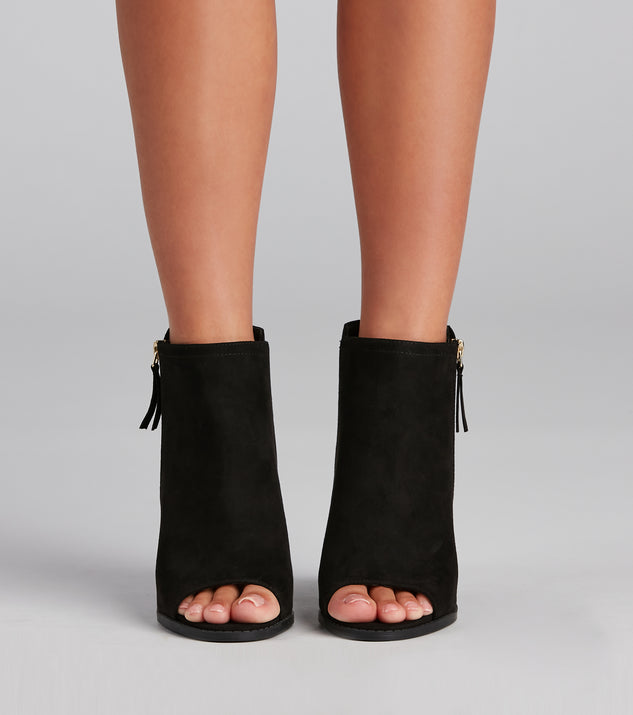 Peep Your Business Stacked Heel Booties is a trendy pick to create 2023 concert outfits, festival dresses, outfits for raves, or to complete your best party outfits or clubwear!