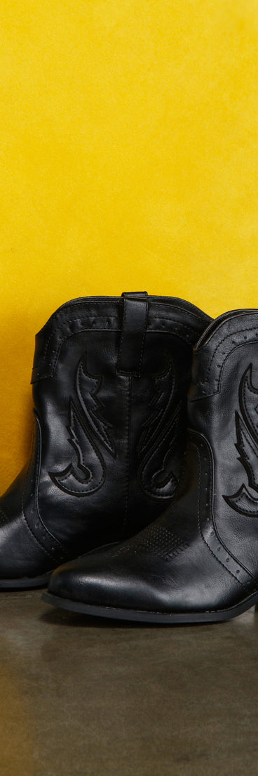 Wild West Faux Leather Booties is a trendy pick to create 2023 concert outfits, festival dresses, outfits for raves, or to complete your best party outfits or clubwear!