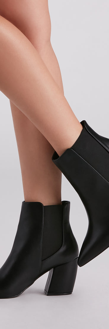 To The Point Faux Leather Booties is a trendy pick to create 2023 concert outfits, festival dresses, outfits for raves, or to complete your best party outfits or clubwear!