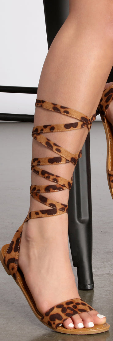 Step By Step Wrap Sandals is a trendy pick to create 2023 concert outfits, festival dresses, outfits for raves, or to complete your best party outfits or clubwear!