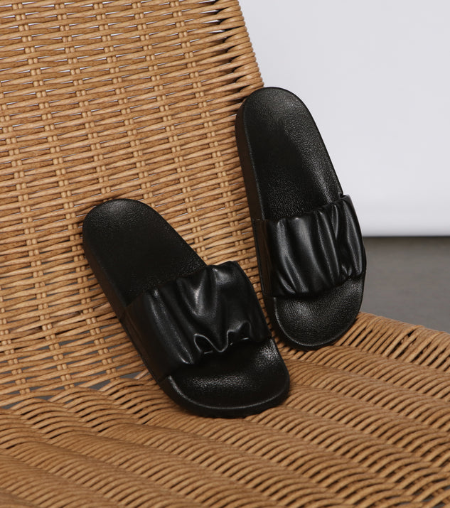 Casual And Chic Slides are chic ladies' shoes to complete your best 2023 outfits. They come in a variety of trendy women's shoe styles like platforms and dressy low-heels, & are available in wide widths for better comfort.
