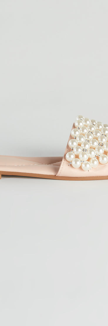 Hidden Treasure Faux Pearl Slide Sandals are chic ladies' shoes to complete your best 2023 outfits. They come in a variety of trendy women's shoe styles like platforms and dressy low-heels, & are available in wide widths for better comfort.