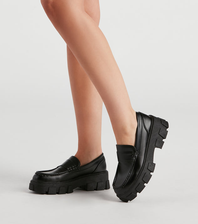 Total Grudge Lug Sole Loafers is a trendy pick to create 2023 concert outfits, festival dresses, outfits for raves, or to complete your best party outfits or clubwear!