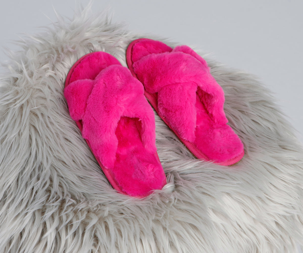 Cozy And Chic Faux Fur Slippers