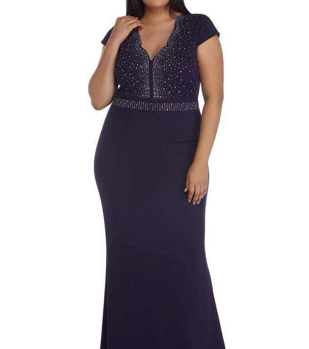 Plus Emmeline Crepe Scalloped Dress provides gorgeous formal dress style to feel beautiful for Homecoming 2023, Bridesmaids, Wedding Guests, Winter Formal Dance, Military Balls, and Prom.