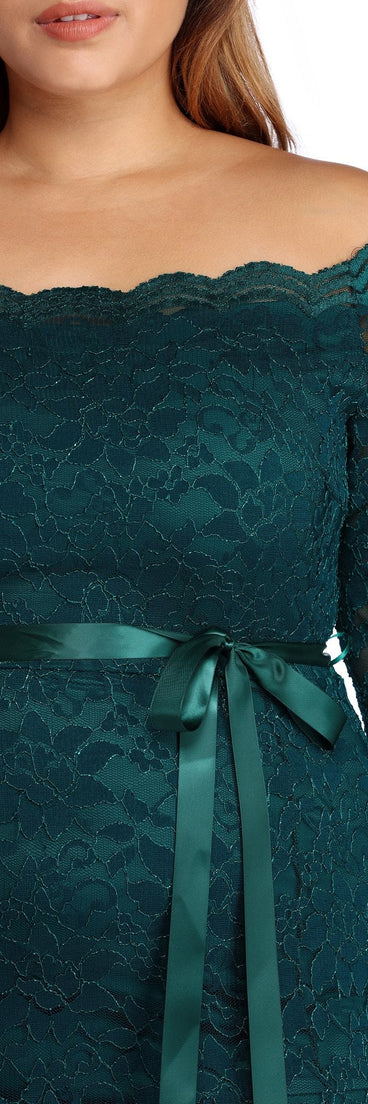 Plus Kaydence Scalloped Lace Dress provides gorgeous formal dress style to feel beautiful for Homecoming 2023, Bridesmaids, Wedding Guests, Winter Formal Dance, Military Balls, and Prom.