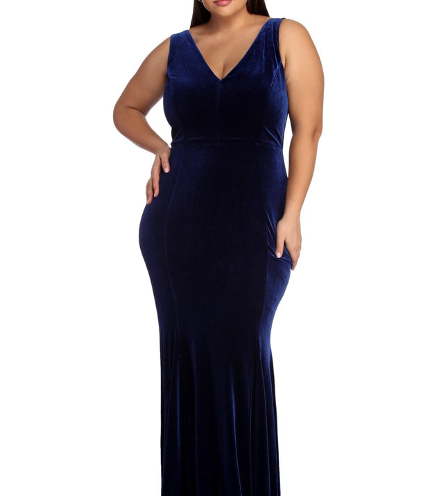 Plus Zariah Formal Velvet Dress provides gorgeous formal dress style to feel beautiful for Homecoming 2023, Bridesmaids, Wedding Guests, Winter Formal Dance, Military Balls, and Prom.