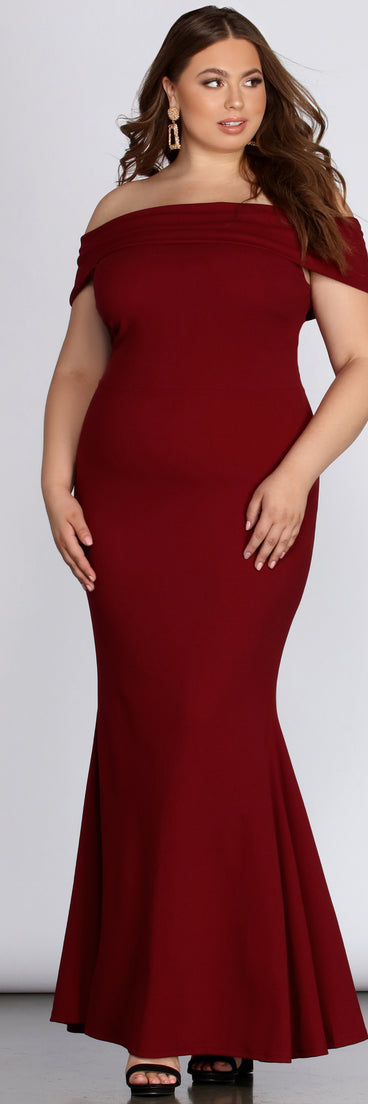 Plus Maddison Sleeveless Mermaid Dress is a stunning choice for a bridesmaid dress or maid of honor dress, and to feel beautiful at Homecoming 2023, fall or winter weddings, formals, & military balls!