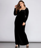 Kelly Formal Velvet Affair Dress is the perfect Homecoming look pick with on-trend details to make the 2023 HOCO dance your most memorable event yet!