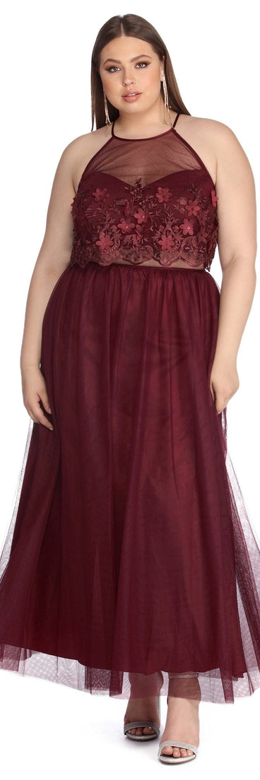 Plus Annamarie Floral Tulle Dress provides gorgeous formal dress style to feel beautiful for Homecoming 2023, Bridesmaids, Wedding Guests, Winter Formal Dance, Military Balls, and Prom.