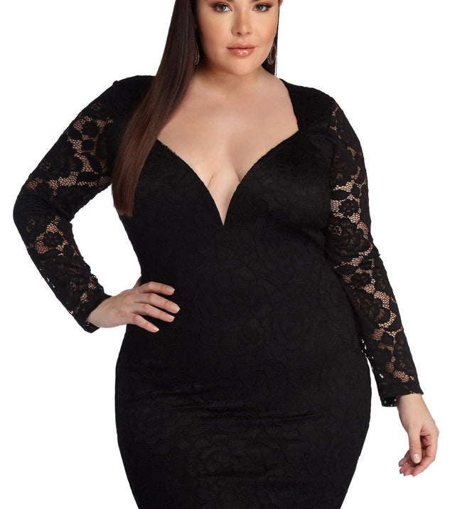Plus Laced With Curves Dress is a gorgeous pick as your 2023 prom dress or formal gown for wedding guest, spring bridesmaid, or army ball attire!