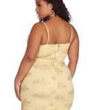 Plus Lace Darling Mini Dress creates the perfect spring wedding guest dress or cocktail attire with stylish details in the latest trends for 2023!