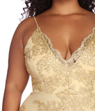 Plus Lace Darling Mini Dress creates the perfect spring wedding guest dress or cocktail attire with stylish details in the latest trends for 2023!