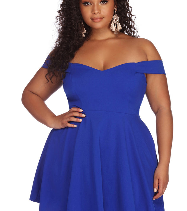 Plus Charming Sweetheart Skater Dress is a stunning choice for a bridesmaid dress or maid of honor dress, and to feel beautiful at Homecoming 2023, fall or winter weddings, formals, & military balls!